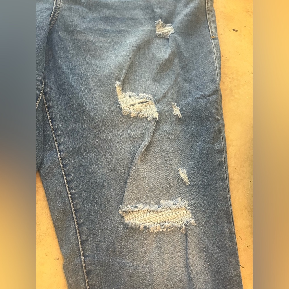 NWT LulaRoe ripped jeans - Picture 4 of 8